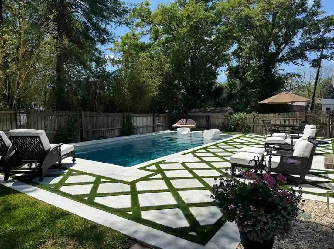 Pool in West Ashley SC with hardscape